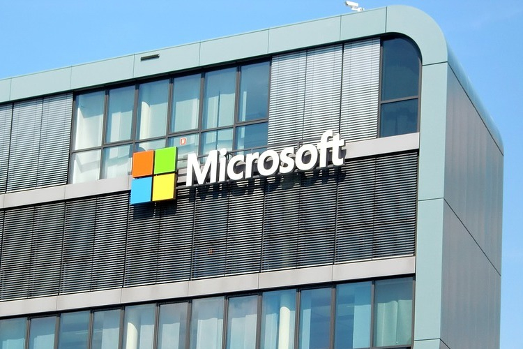 Microsoft будет сокращать бизнес в России, пока не останется ничего